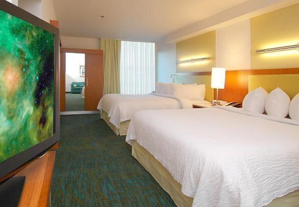 Springhill Suites By Marriott Las Vegas North Speedway Exterior photo